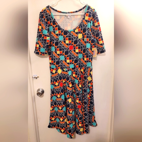 LuLaRoe Dresses & Skirts - LulaRoe Geometric Nicole Dress